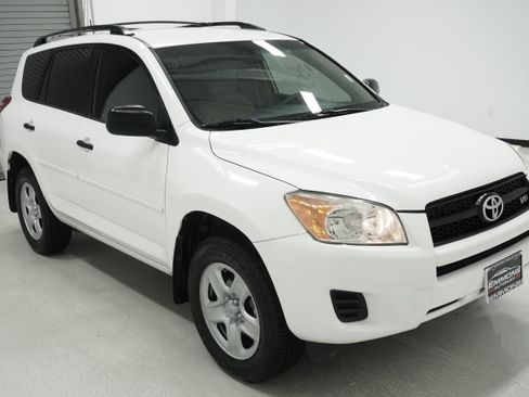 Used 2011 Toyota RAV4 2WD V6 w/ Base V6 Extra Value Pkg image 3