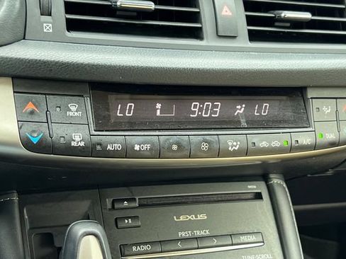Used 2017 Lexus CT 200h FWD image 24