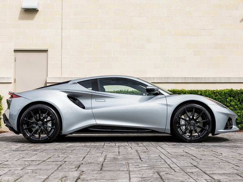 New 2025 Lotus Emira image 5
