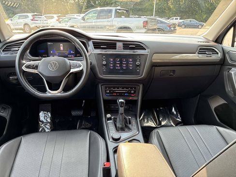Used 2022 Volkswagen Tiguan SE AWD/4WD image 20