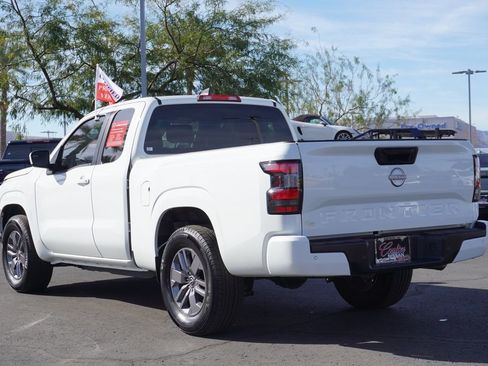 Certified 2025 Nissan Frontier SV image 3