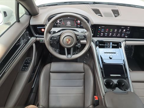 New 2025 Porsche Panamera 4 image 19