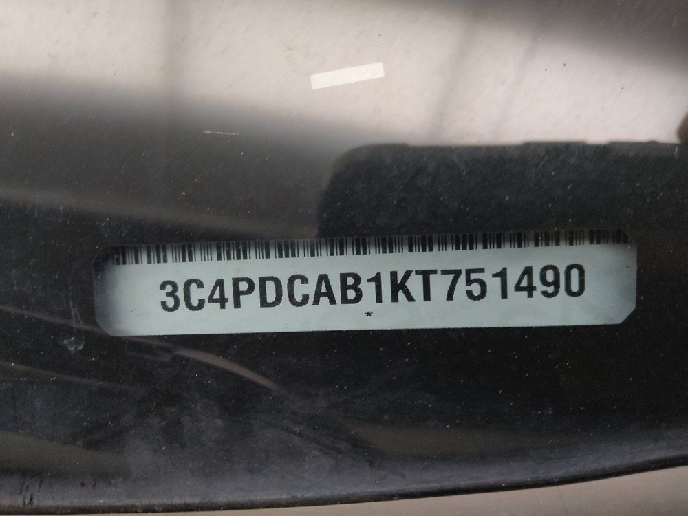 Used 2019 Dodge Journey SE FWD image 33