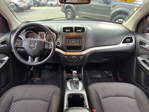 Used 2020 Dodge Journey SE w/ Blacktop Package FWD image 31