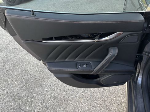 Used 2019 Maserati Ghibli S GranLusso image 13