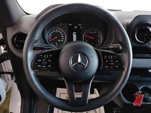 Used 2023 Mercedes-Benz Sprinter 3500 image 20