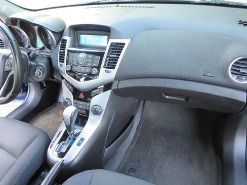 Used 2012 Chevrolet Cruze LT image 29