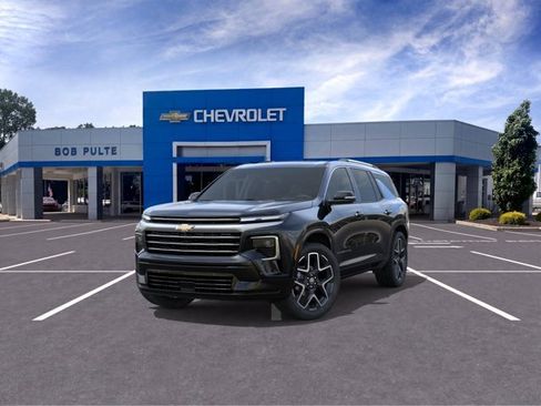 New 2026 Chevrolet Traverse High Country w/ LPO, Floor Liner Package FWD image 8