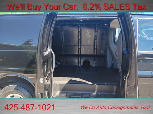Used 2018 Chevrolet Express 2500 w/ Driver Convenience Package RWD image 27