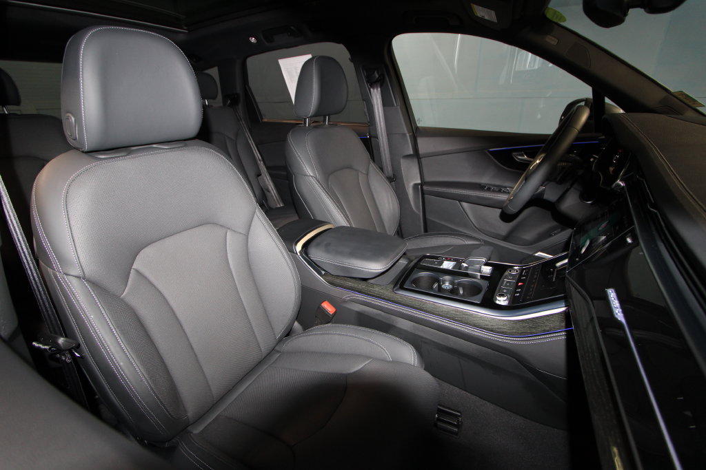 Used 2025 Audi Q7 3.0T Prestige w/ Prestige Package AWD/4WD image 25