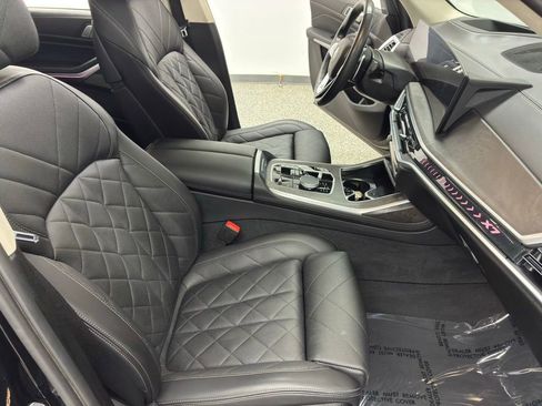 Used 2023 BMW X7 xDrive40i w/ Premium Package image 52