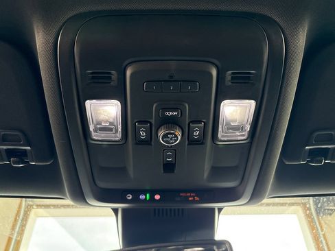 Used 2024 Chevrolet Tahoe Premier AWD/4WD image 56