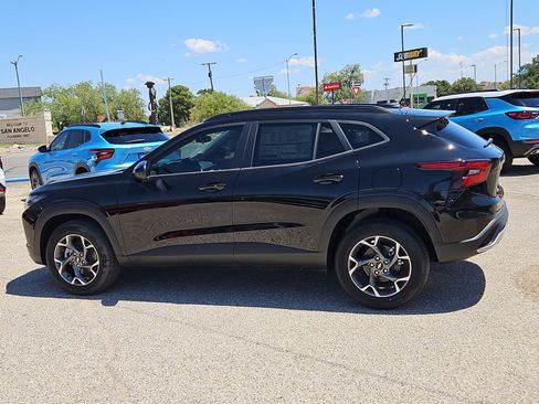 Used 2025 Chevrolet Trax LT w/ Driver Confidence Package FWD image 11