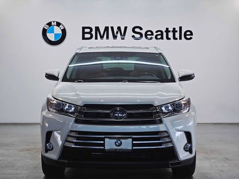 Used 2017 Toyota Highlander Limited Platinum image 6
