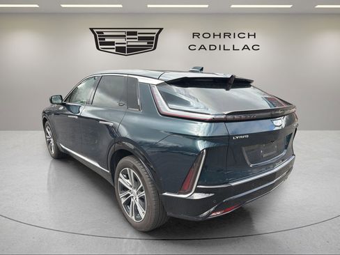Certified 2025 Cadillac Lyriq Luxury AWD/4WD image 13