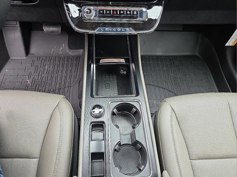 New 2026 Lincoln Corsair Premiere image 25