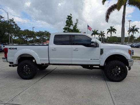 Used 2019 Ford F250 Lariat w/ Lariat Ultimate Package AWD/4WD image 3