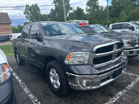 Used 2018 RAM 1500 Classic SLT AWD/4WD image 3