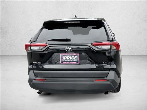 Used 2024 Toyota RAV4 LE AWD/4WD image 6