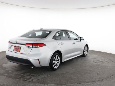 Used 2025 Toyota Corolla LE FWD image 12
