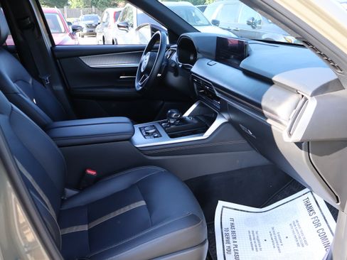 Used 2025 MAZDA CX-70 Plug-In Hybrid w/ Premium Plus AWD/4WD image 7