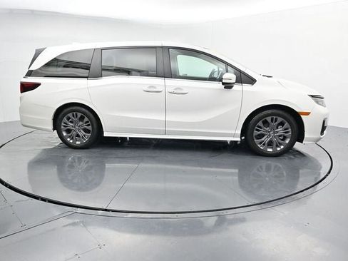 Used 2025 Honda Odyssey Touring image 12