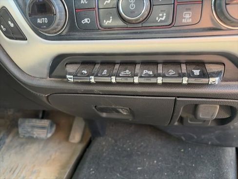 Used 2015 GMC Sierra 2500 SLE w/ SLE Preferred Package AWD/4WD image 10