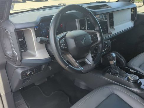 Used 2024 Ford Bronco Outer Banks image 15