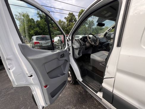 Used 2015 Ford Transit 250 130 Low Roof RWD image 12