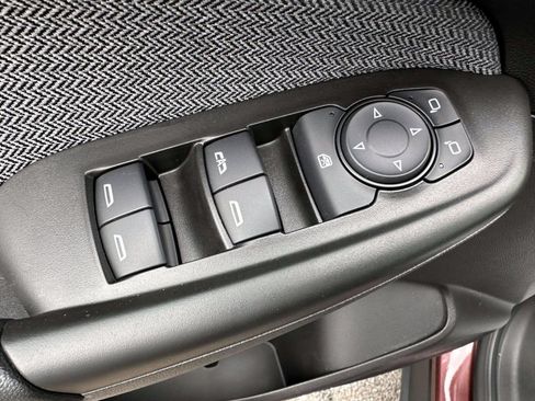 Used 2023 Chevrolet TrailBlazer LT w/ Convenience Package FWD image 9