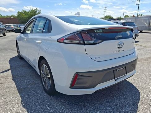 Used 2020 Hyundai Ioniq SE FWD image 3