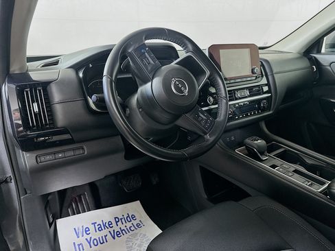 Used 2024 Nissan Pathfinder SV FWD image 9