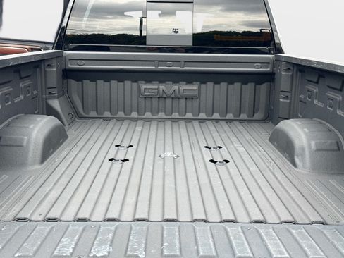 Used 2025 GMC Sierra 2500 Denali Ultimate AWD/4WD image 13