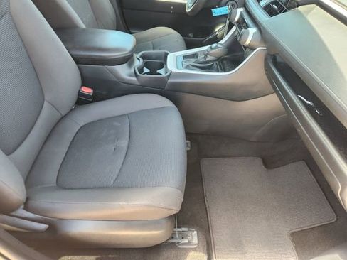 Used 2021 Toyota RAV4 LE image 14