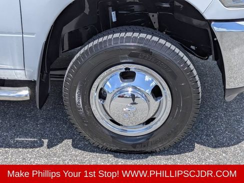 Used 2017 RAM 3500 Tradesman w/ Chrome Appearance Group AWD/4WD image 10