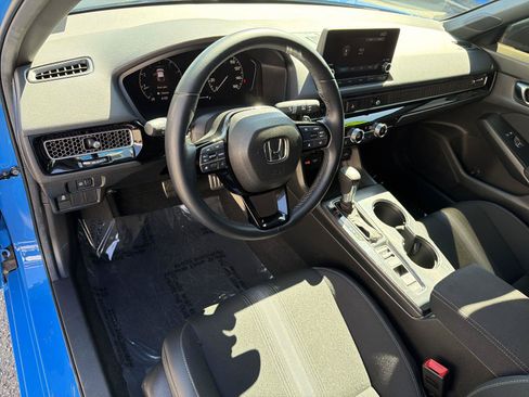 Used 2025 Honda Civic Sport image 9