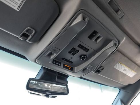 Used 2018 Cadillac Escalade Luxury RWD image 26