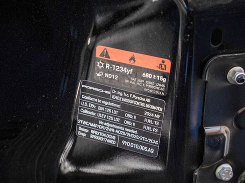 Used 2024 Porsche Cayenne S image 34