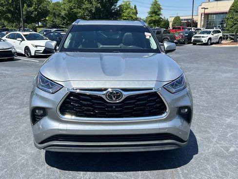 Used 2021 Toyota Highlander Limited AWD/4WD image 9