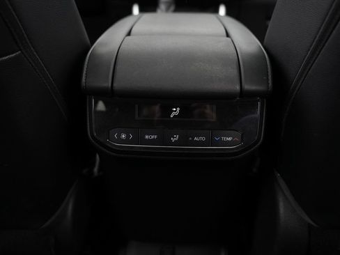 Used 2021 Toyota Highlander XLE image 39