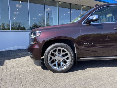 Used 2020 Chevrolet Tahoe Premier w/ Premier 6.2L Value Package AWD/4WD image 9