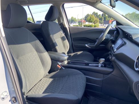 Certified 2022 Nissan Kicks SV FWD image 17
