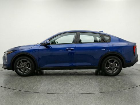 Used 2025 Kia K4 LXS image 5