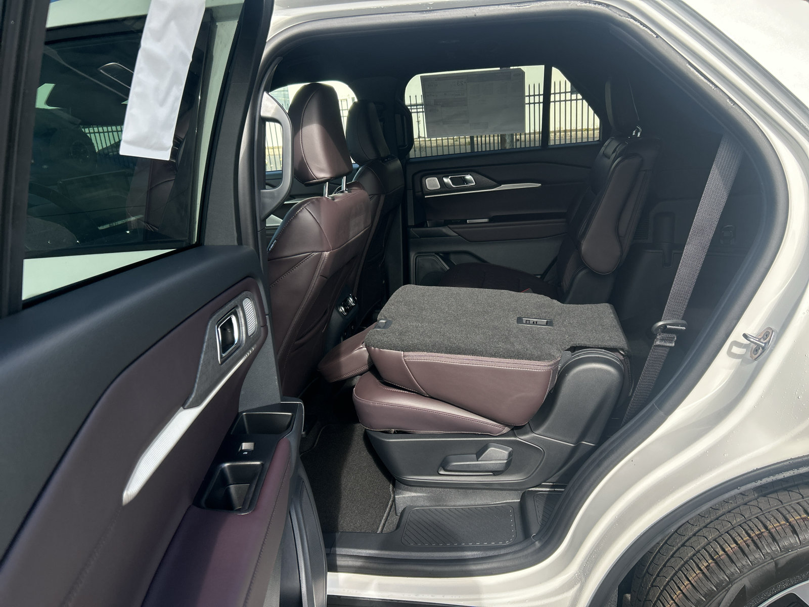 New 2027 Ford Explorer Platinum AWD/4WD image 35