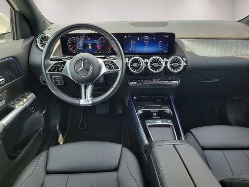 Used 2025 Mercedes-Benz GLA 250 image 10