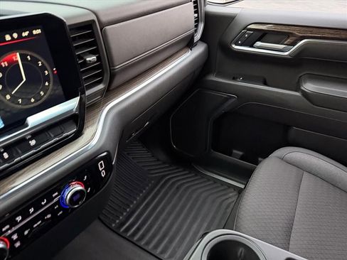 Used 2025 GMC Sierra 1500 Elevation image 23