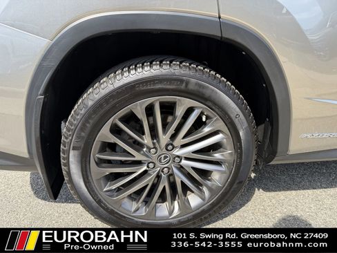 Used 2022 Lexus RX 450h AWD w/ Luxury Package image 12