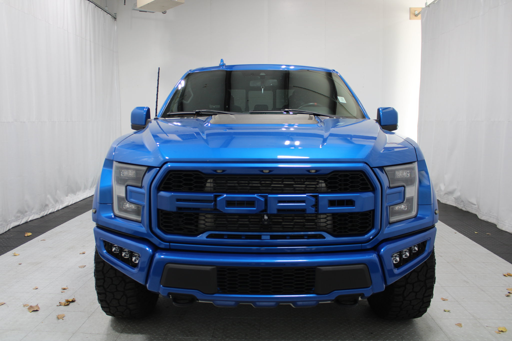 Used 2019 Ford F150 Raptor w/ Equipment Group 802A Luxury AWD/4WD image 3