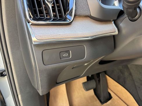 Used 2026 Volvo XC90 B6 Plus w/ Protection Package Premier AWD/4WD image 15