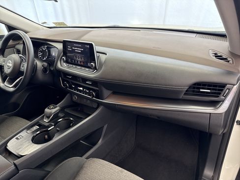 Used 2023 Nissan Rogue SV image 14